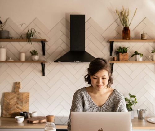 pexels-ekaterina-bolovtsova-4049876